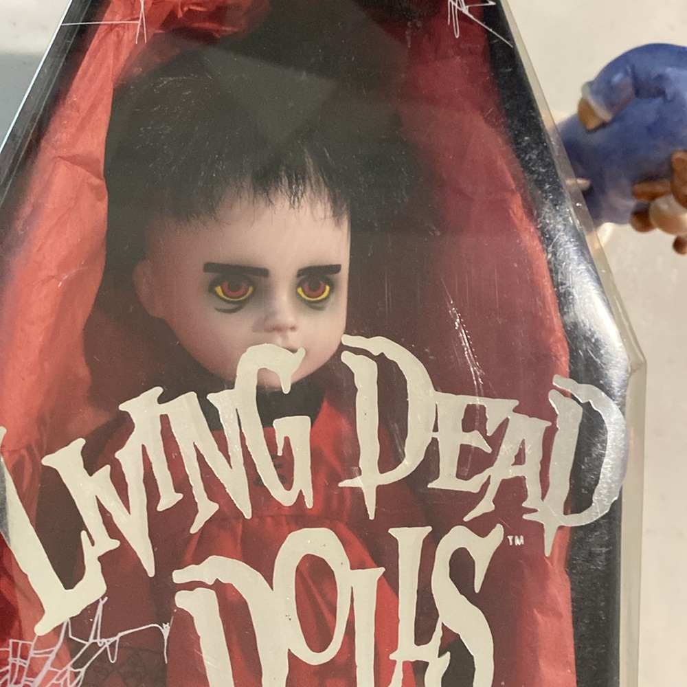 Living Dead Dolls Series 15 Judas - Picture 2 of 11